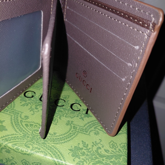 Gucci Beige GG Bee Motif Wallet - Picture 9 of 12